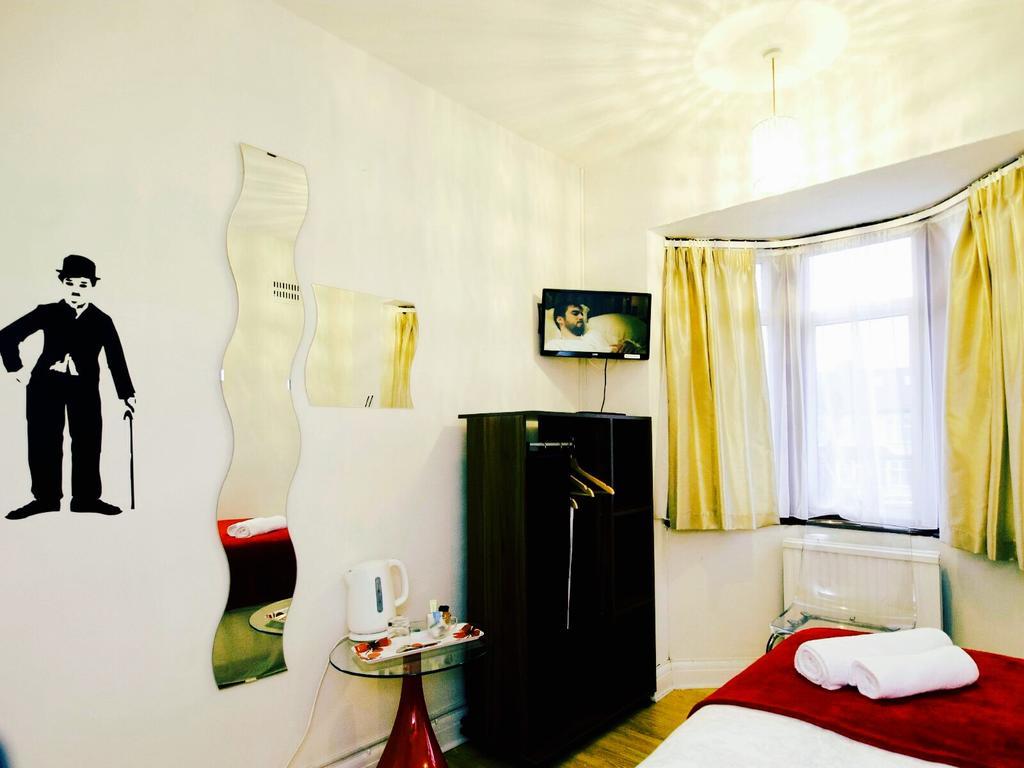 Gable Lodge London B&B 엔필드 외부 사진