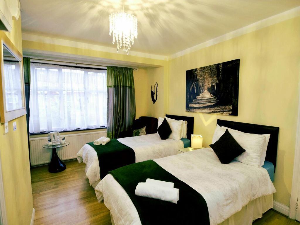 Gable Lodge London B&B 엔필드 외부 사진