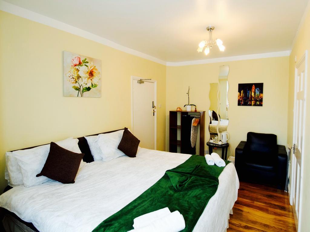 Gable Lodge London B&B 엔필드 외부 사진