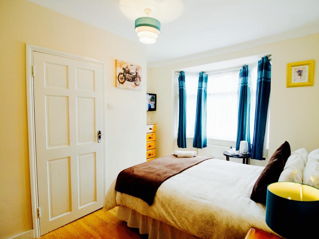 Gable Lodge London B&B 엔필드 외부 사진