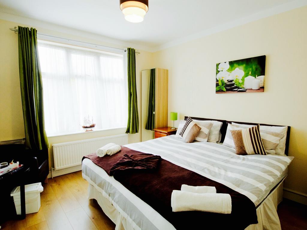 Gable Lodge London B&B 엔필드 외부 사진