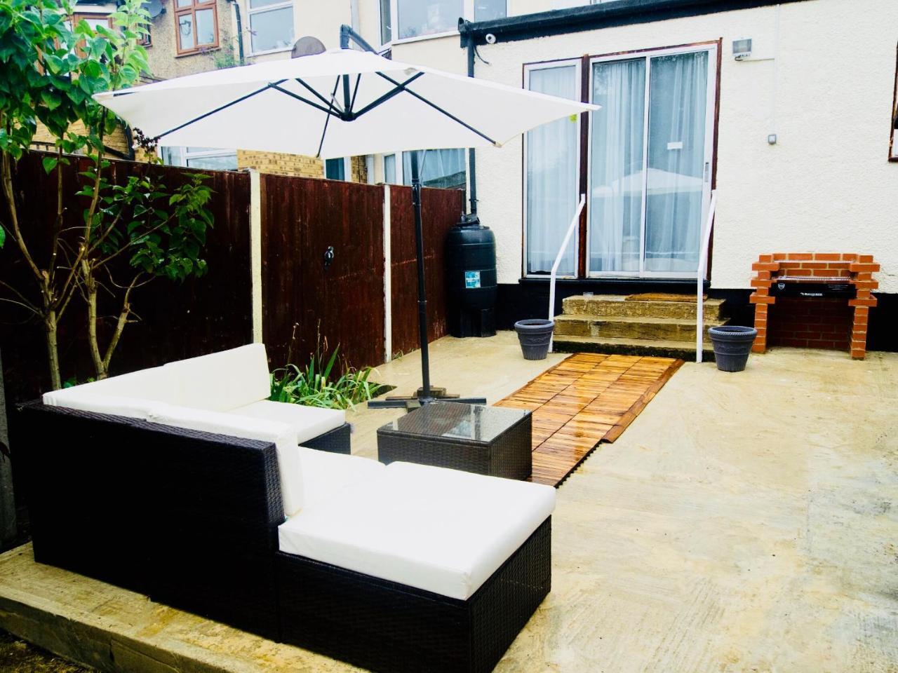 Gable Lodge London B&B 엔필드 외부 사진